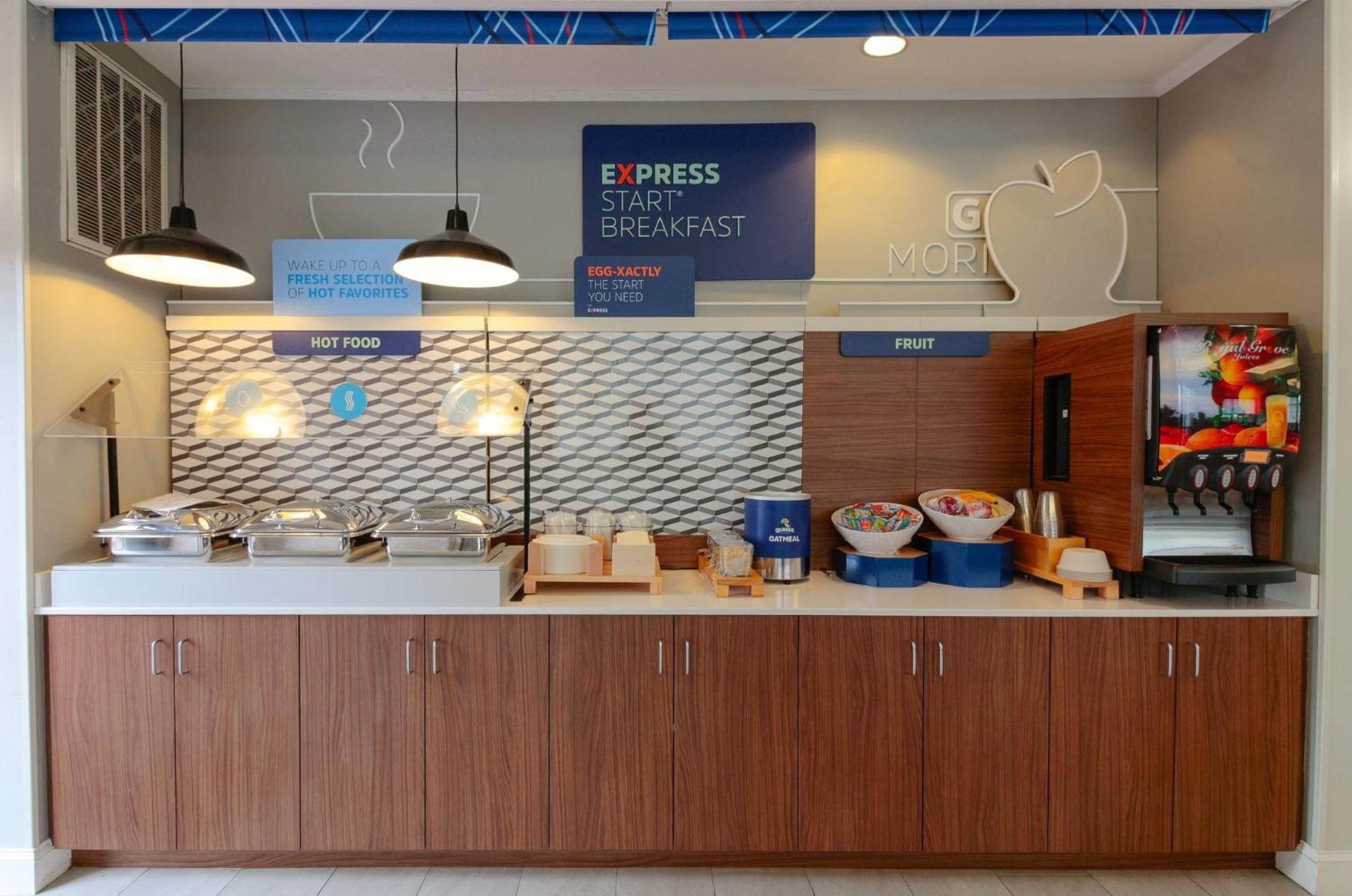 Holiday Inn Express Leland - Wilmington Area By Ihg מראה חיצוני תמונה